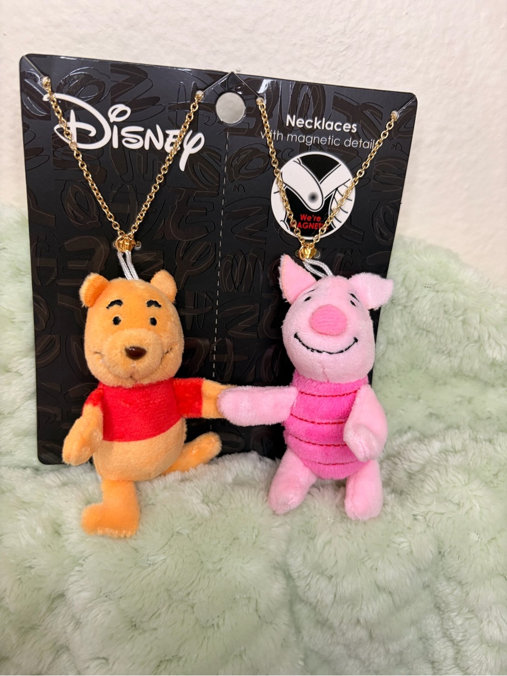 🍯 Disney Winnie the Pooh & Piglet Magnetic BFF Necklaces NWT